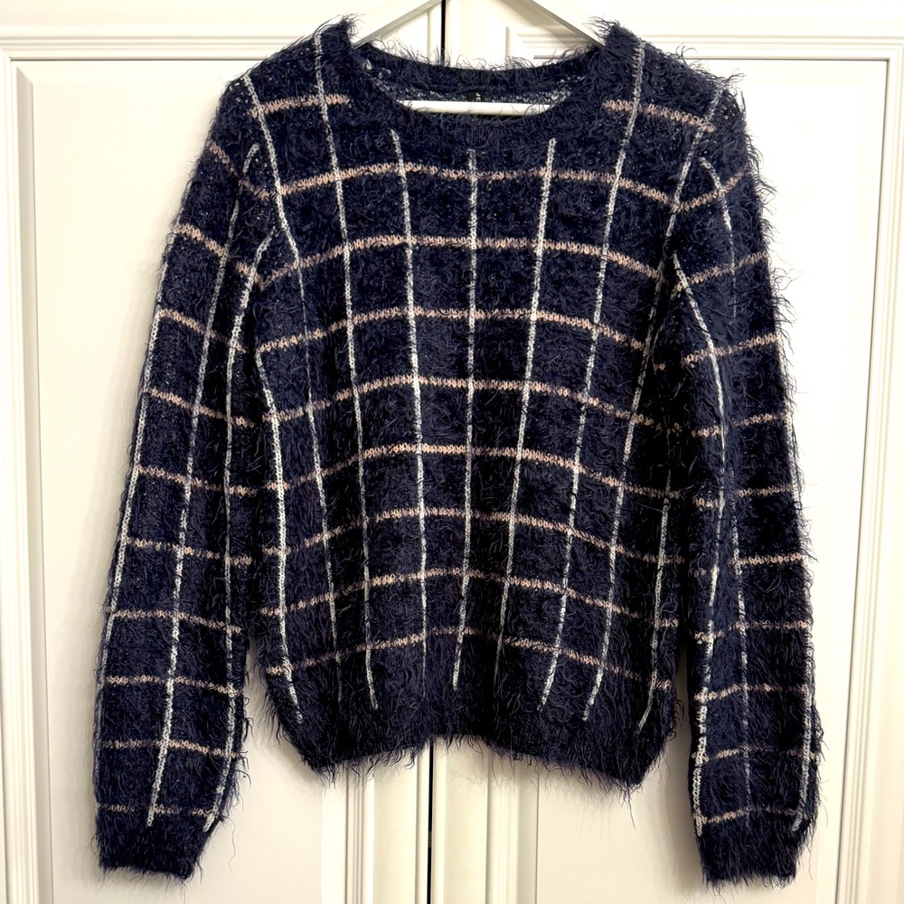 Jean Pascale Size Medium Navy Large Check Crew Neck Long Sleeve Fuzzy Sweater